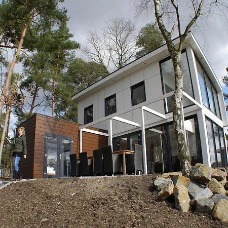 Modern Near Brunssummerheide *